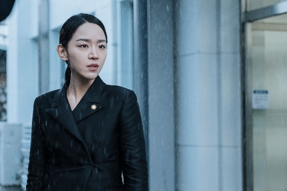 "Innocence,"featuring actors Shin Hye-sun, above, and Bae Jong-ok, is set to premiere on May 27. Shin portrays an elite lawyer Jung-in attempting to proveher mother's innocence from a murder case. [KIDARI ENTERTAINMENT] 