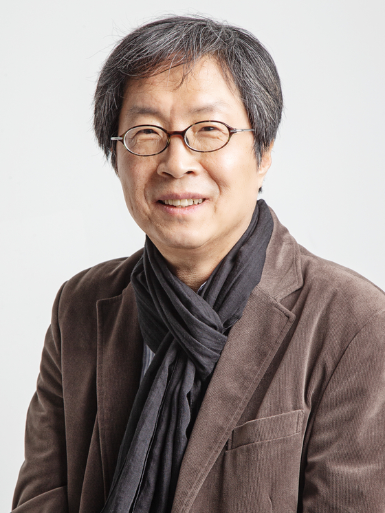 After 27 years in the film business, Lee Joon-dong, festival director of the Jeonju International Film Festival (JIFF), is trying to figure out how to hold a major film event in the midst of a pandemic. [JIFF] 