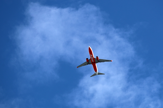 Jeju Air plane flying from Daegu International Airport on May 20. [NEWS1]