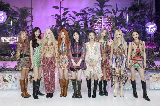 Twice [JYP ENTERTAINMENT]