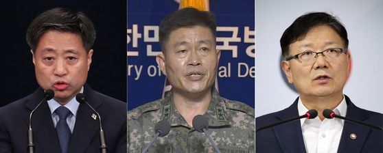 Yoon Do-han, Blue House communications chief, left, Maj. Gen. Jeon Dong-jin, operations director at Seoul's Joint Chiefs of Staff, center, and Suh Ho, vice unification minister, deliver their respective statements on Wednesday condemning the North's various provocations. [YONHAP]