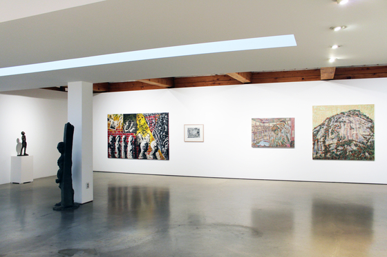 An installation view of the "Art and Words" exhibition held at Hakgojae Gallery. [HAKGOJAE GALLERY]