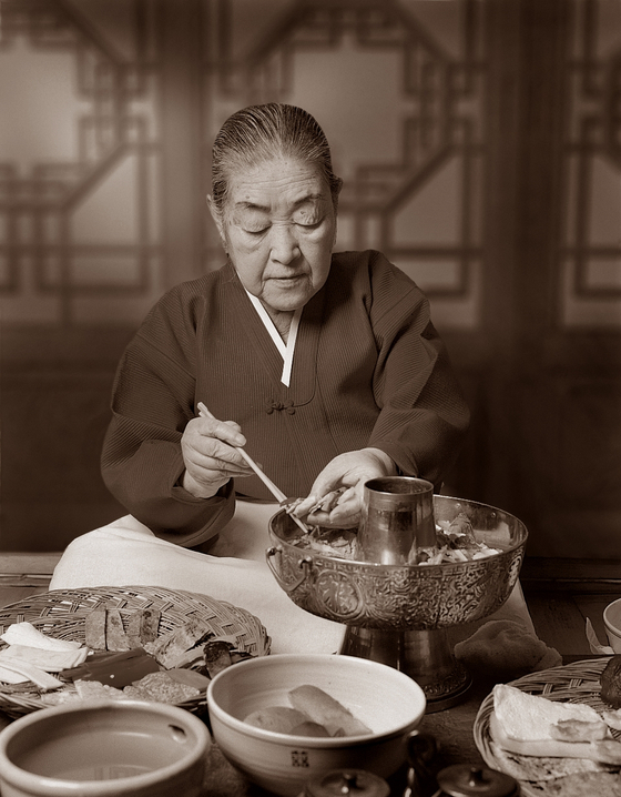 Hwang Hye-seong (1920-2006) was a culinary expert and researcher with expertise in royal court cuisine of the Joseon Dynasty (1392-1910). [KOREAN ROYAL CUISINE CULTURE FOUNDATION]