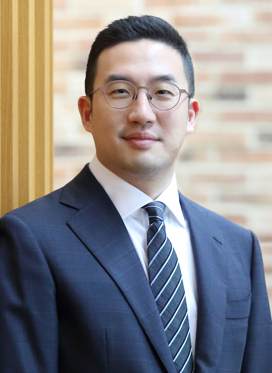 LG Group Chairman Koo Kwang-mo. Koo donated 1 billion won ($835,000) to the International Vaccine Institute for Covid-19 research and vaccine development. [NEWS1]