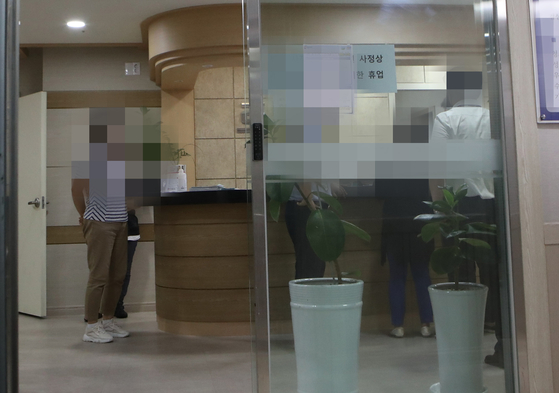 A psychiatrist was stabbed to death by a patient at his own hospital in Busan on Wednesday morning. [SONG BONG-GEUN]