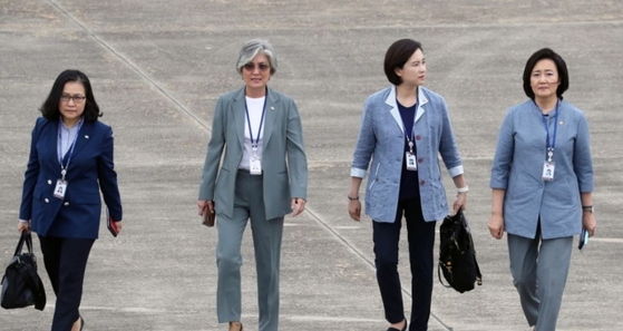 From left, Yoo Myung-hee, trade minister; Kang Kyung-wha, foreign minister; Yoo Eun-hae, education minister; and Park Young-sun, SMEs and startups minister, during their trip to Asean nations in 2019. [YONHAP]