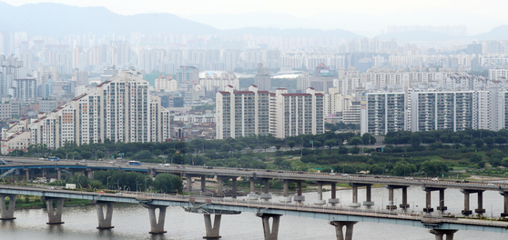 View of Songpa District, southern Seoul. [NEWS1]