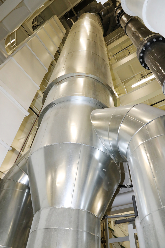 A scrubber installed inside the HMM St Petersburg to reduce sulfur oxide emissions. [HMM]
