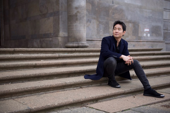 Acclaimed pianist Lim Dong-hyek will hold a piano recital with the subtitle of ’To Beethoven“ in November in Seoul. [WARNER CLASSIC]
