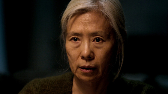 "An Old Lady," an independent film released last month, has been purposefully bombarded with low ratings by people who criticized the plot as "absurd." [AT9 FILM]