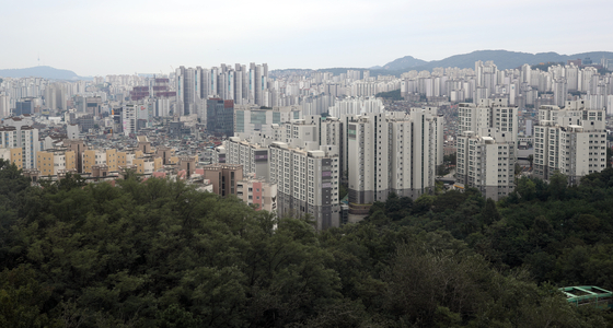 View of Gangbuk District, northern Seoul. [YONHAP] 