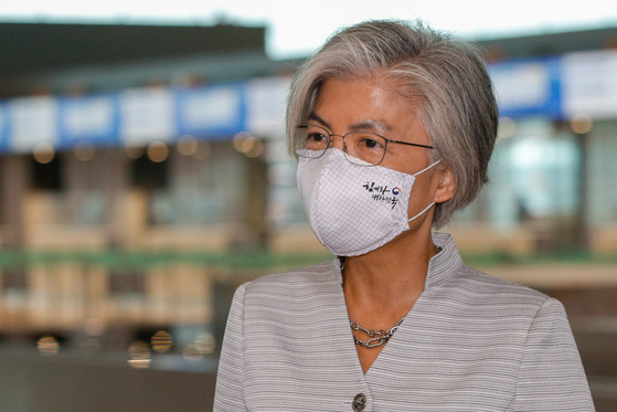 Korean Foreign Minister Kang Kyung-wha speaks to reporters at the Incheon International Airport ahead of departing for a two-day trip to Vietnam Thursday. [NEWS1]