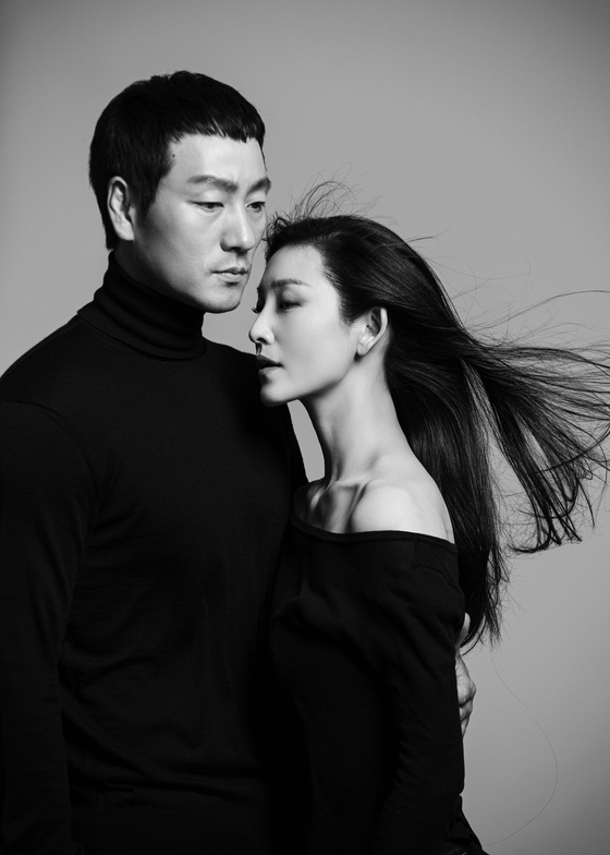 Ballerina Kim Joo-won presents a dance performance ’Sagunja: The Season of Life,“ themed on a relationship at Jeongdong Theater, central Seoul. [JEONGDONG THEATER] 