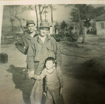 Photo of Kim Eun-ja with Suleyman Dilbirligi. The photo was taken by a Turkish soldier at the time and provided to the paper by Kim. [KIM EUN-JA]