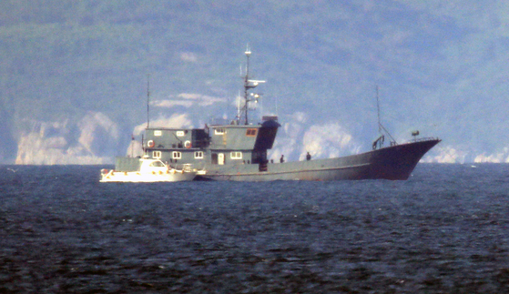 In this file photo, a North Korean patrol boat is observed near the North's Daesuap Island from the South's Yeonpyeong Island on June 21, 2020. [YONHAP]