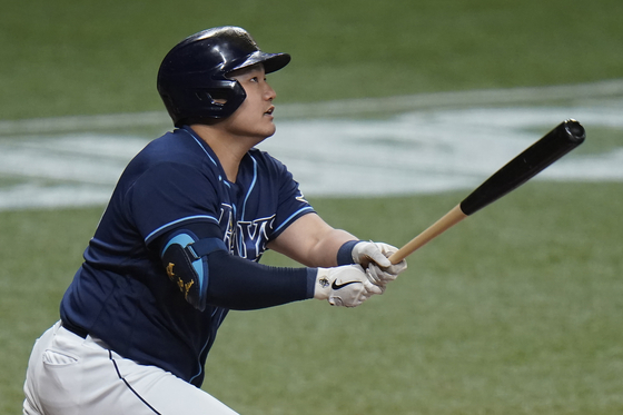 Choi Ji-man of the Tampa Bay Rays is the only Korean major leaguer left in the 2020 playoffs after the inaugural Wild Card Series. [AP/YONHAP]