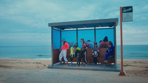 This photo, provided by the Korea Tourism Organization, shows a screenshot of its tourism promotion video on the Korean coastal city of Gangneung, Gangwon. The bus station is the filming location for K-pop superstar BTS's music video "Spring Day." [KTO/YONHAP]