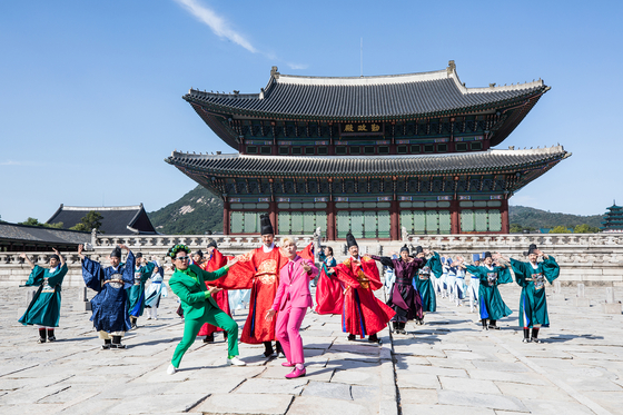 K-pop male duo Norazo performs an educational song about Joseon kings. The performance will be aired on the Royal Culture Festival's official YouTube page on Oct. 20. [KOREA CULTURAL HERITAGE FOUNDATION]