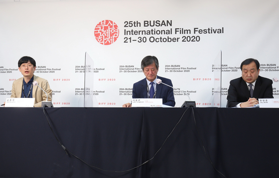 From left, chief programmer Nam Dong-chul, Chairman Lee Yong-kwan and executive director Jeon Yang-jun participated at the online press event to wrap up the festival on Friday. [BIFF]