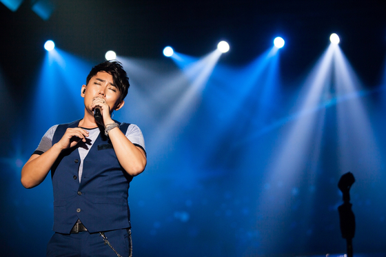 Veteran singer Lee Seung-cheol, who celebrates the 35th anniversary of his debut this year, will drop a remake of his hit song "My Love" on Nov. 5. [FLEX M]