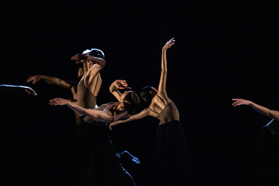 "Traces of Black Sand" choreographed by Ahn Sung-soo. [AIDEN HWANG]