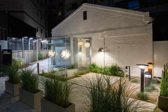 OE Quasi Light is displayed in front of the entrance of Louis Poulsen Seongsu. [LOUIS POULSEN]