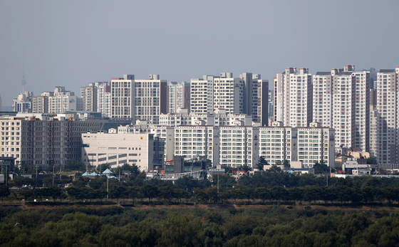 Apartment complexes in Hanam, Gyeonggi. Apartment transactions have been rising in Gyeonggi. [YONHAP]