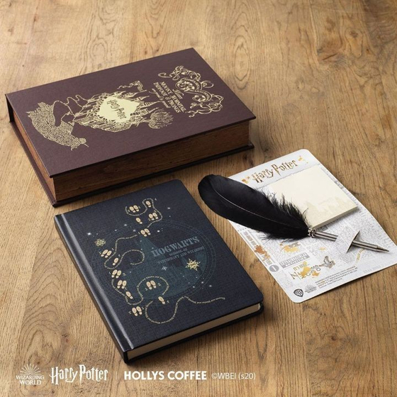 Hollys Coffee collaborated with Harry Potter to release series of yearly planners and bags. [HOLLYS COFFEE]