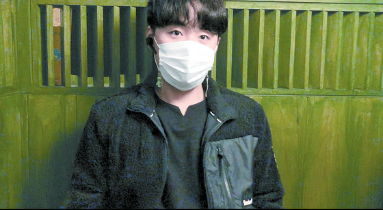 Han Sang-hoon, the 29-year-old head of a ladder lift truck business, emerged as a hero during the Gunpo apartment fire, saving the lives of three people. [CHAE HYE-SEON]