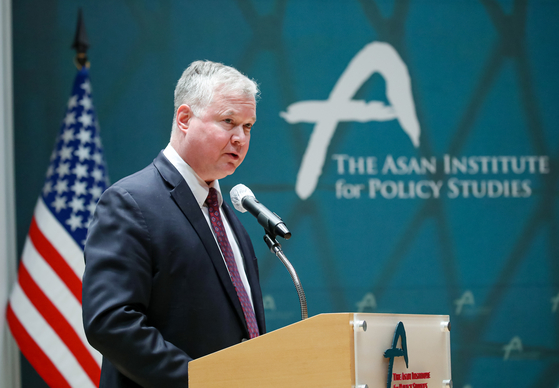 U.S. Deputy Secretary of State Stephen Biegun gives a speech at the Asan Institute for Policy Studies in central Seoul Thursday. [JOINT PRESS CORPS] 