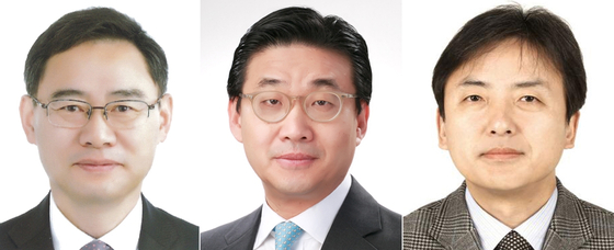President Moon Jae-in appointed 10 vice minister-level officials on Thursday. From left, Vice Minister of Education Jung Jong-chul; Second Vice Minister of Foreign Affairs Choi Jong-moon; and Second Vice Minister of Culture, Sports and Tourism Kim Jeong-bae.  [YONHAP] 