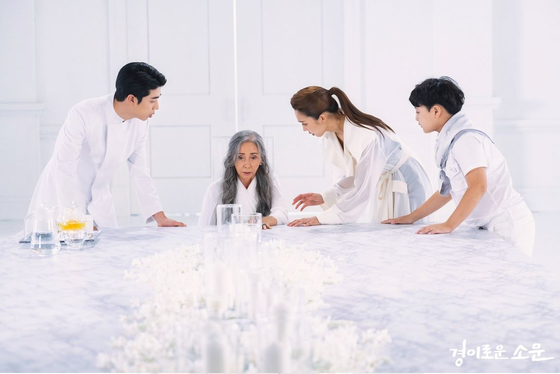 TV drama "The Uncanny Counter" has heroes who become "counters" to find a way to reunite with their deceased family members and others that have passed. [OCN]