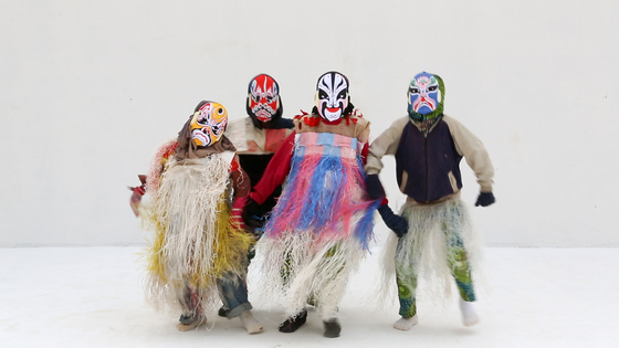 A scene from “Kaleta/Kaleta”(2016) a video by Emo de Medeiros. [GWANGJU BIENNALE]