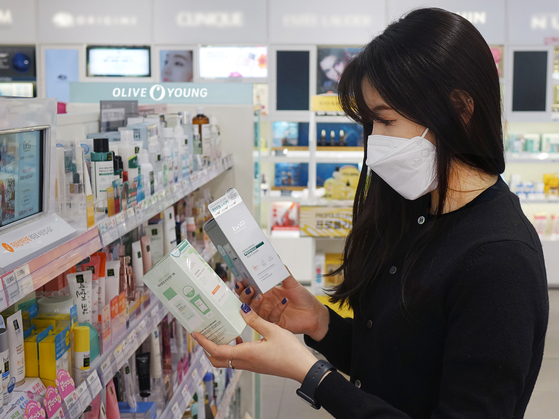 Products for soothing the skin have been in demand, since mask-wearing has caused trouble for many. [CJ OLIVE YOUNG]