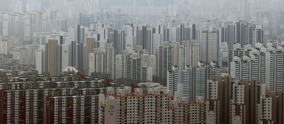 Apartments in western Seoul. [YONHAP]