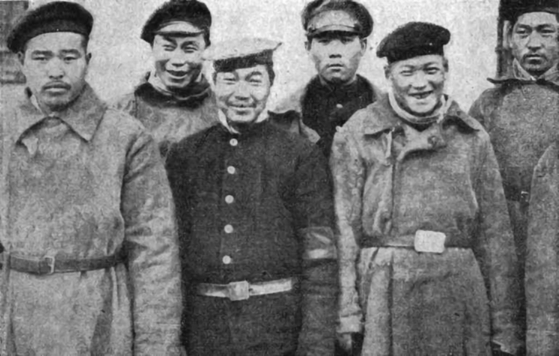 Soldiers of the Tsarist Russian army captured by the Austro-Hungarian troops during World War I. Some of them were said to be ethnic Koreans. [HUNGARIAN EMBASSY]