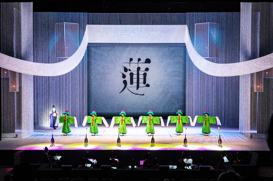 “1828, Yeongyeongdang,” which showcases the 19 kinds of jeongjae (court dance and music), will be screened on Feb. 13. [NATIONAL GUGAK CENTER]