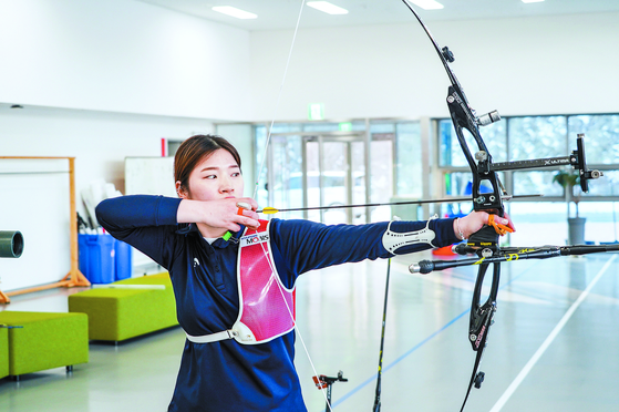 Kang Chae-young is hoping to again qualify for the Tokyo Olympics when the final round of the national qualifiers are held again in March. [KOREA ARCHERY ASSOCIATION]
