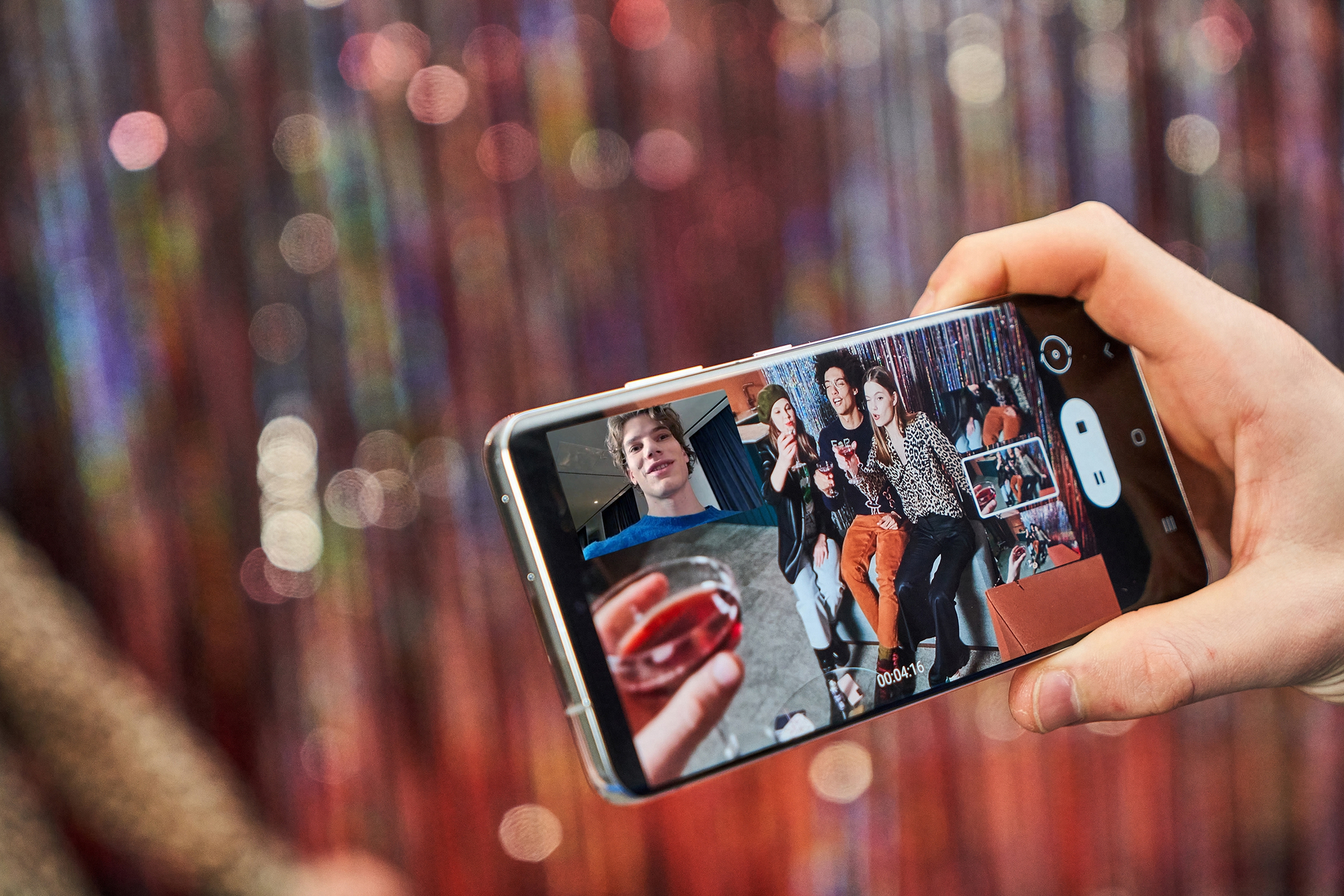 The Galaxy S21 Ultra pushes the boundaries of what a smartphone can do, with its most advanced pro-grade camera system and the brightest, most intelligent display. [SAMSUNG ELECTRONICS]