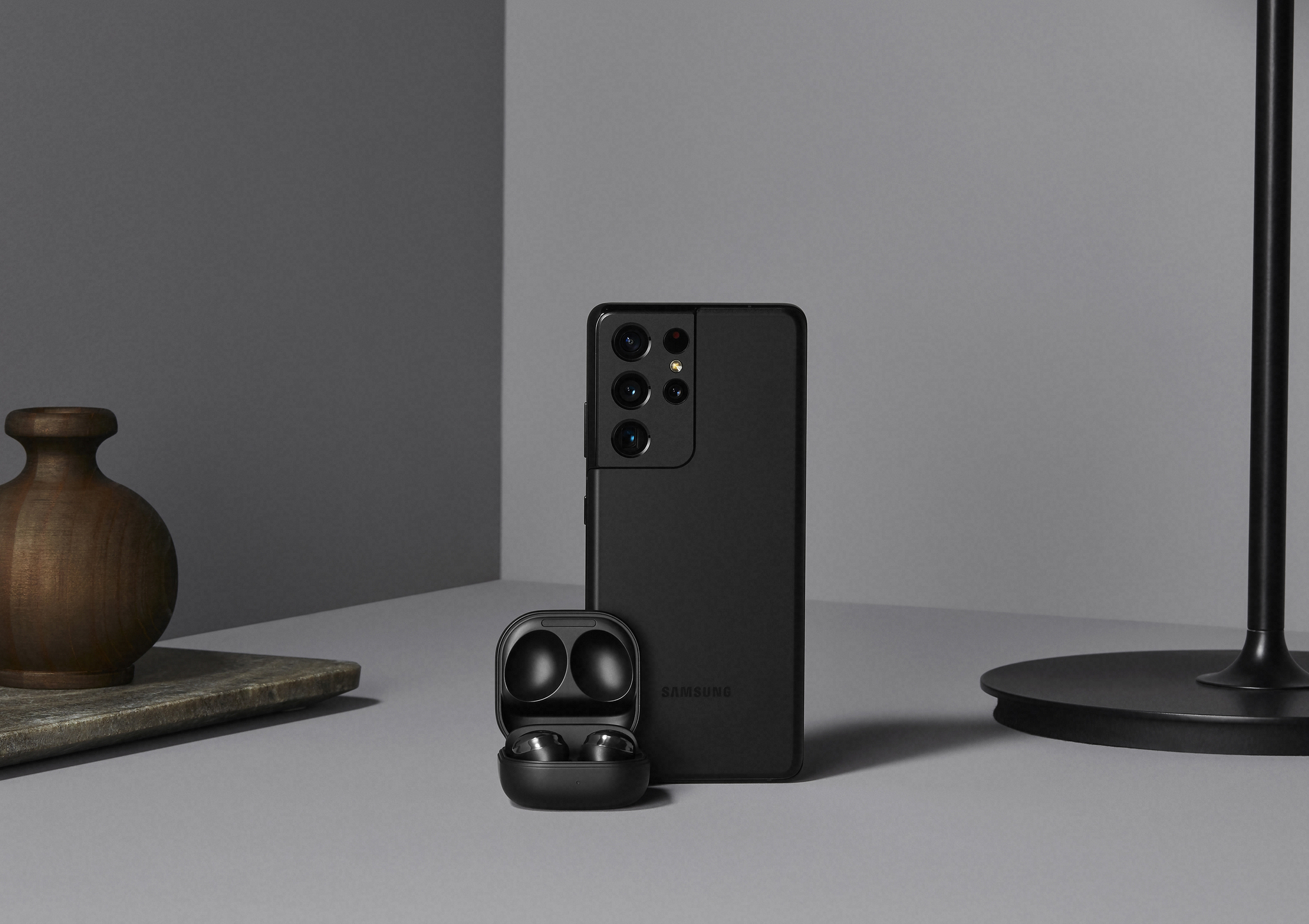 A seamlessly connected Galaxy Ecosystem makes for better communication, greater accessibility to information and a smarter working environment. [SAMSUNG ELECTRONICS]