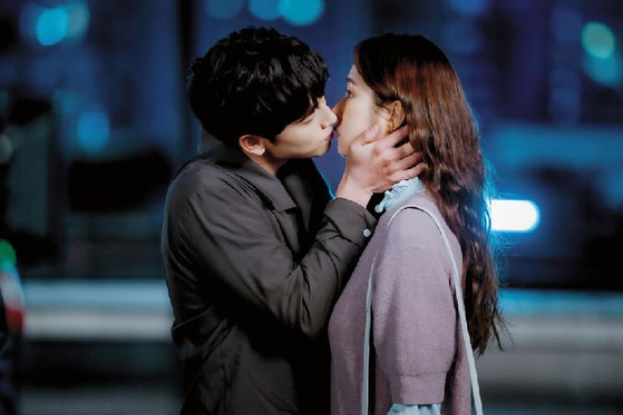  A scene from JTBC drama "Run On." [JTBC]