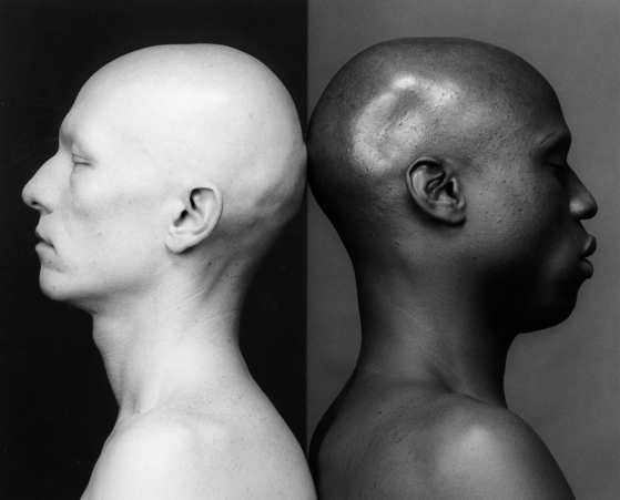″Ken Moody and Robert Sherman″(1984) by Robert Mapplethorpe. [THE ROBERT MAPPLETHORPE FOUNDATION/ KUKJE GALLERY]