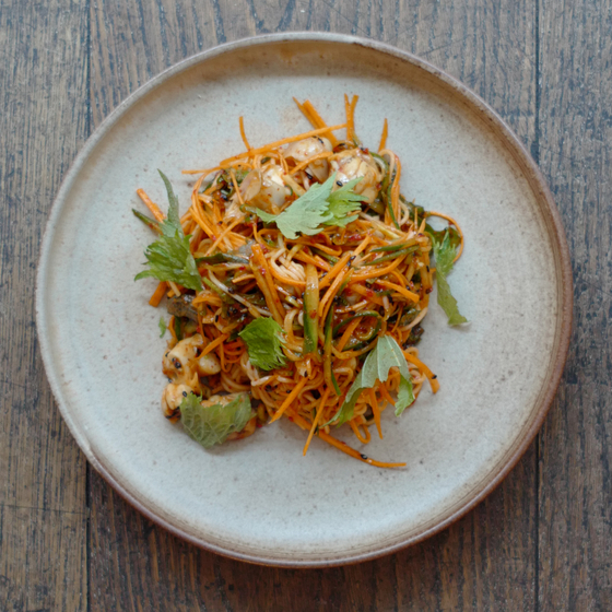 Golbaengi muchim, is a type of snails seasoned with spicy sauce and mixed with vegetables. is a dish many Koreans go for when they drink beer. Many of the fried chicken place usually have such dish for those who want spicier flavors to match with their drinks. [AGENCE NEROLI]