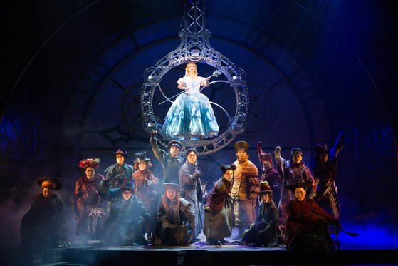 Broadway hit musical ″Wicked″ is currently being staged at the Blue Square in central Seoul. [CLIP SERVICE]