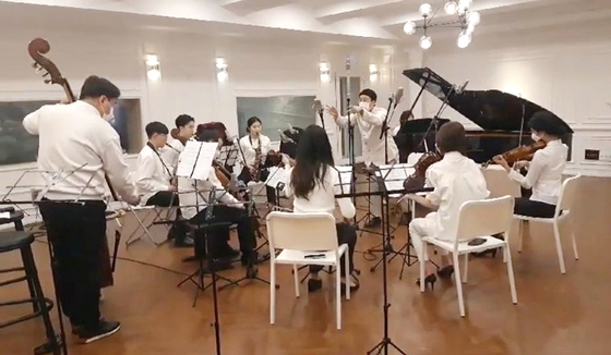 The Lindenbaum Festival Orchestra makes the first recording of "Protein Antibody" on March 7 at a studio in Seoul. [LINDENBAUM]