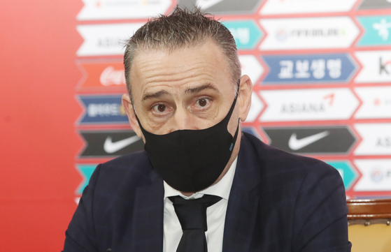 Korean national football team head coach Paulo Bento speaks at a press conference after announcing his 24-man roster on Monday. [NEWS1]
