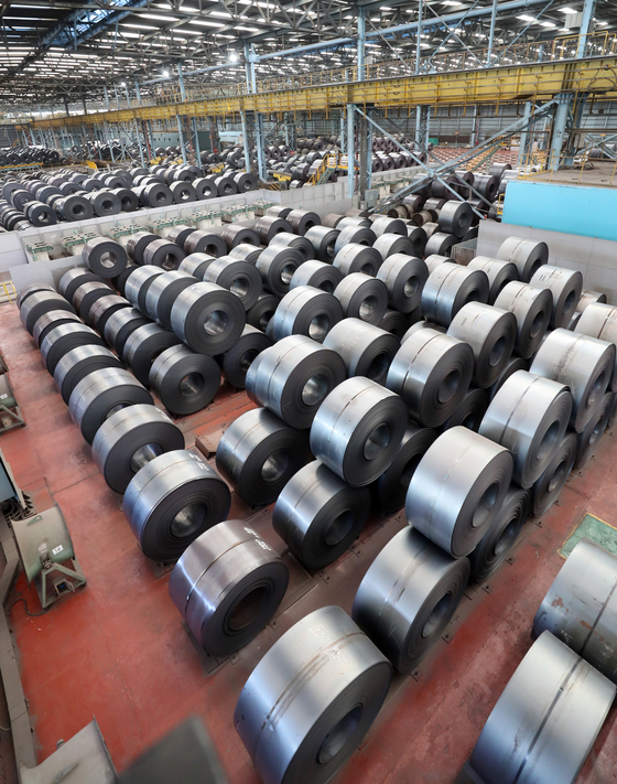 Steel coils waiting for export to the United States. The U.S. restrictions on steel imports from Korea are still effective under Joe Biden’s administration after the Congress authorized former President Donald Trump to invoke Section 232 of the Trade Expansion Act to take tariff and other means to adjust imports for security reasons. [YONHAP]