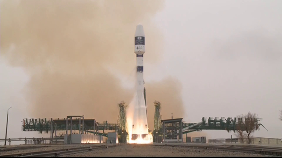 Korea's CAS500-1 satellite takes off in Russia’s Soyuz 2.1a launcher from Baikonur Cosmodrome, Kazakhstan, on Monday. [MINISTRY OF SCIENCE AND ICT]