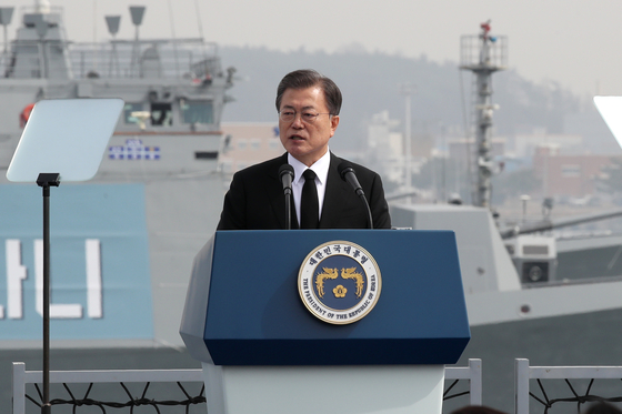 President Moon Jae-in speaks at a ceremony marking the sixth Yellow Sea Defense Day at the Navy's 2nd Fleet Command in Pyeongtaek, Gyeonggi, on Friday, a day after North Korea fired two short-range ballistic missiles into the East Sea. [YONHAP]