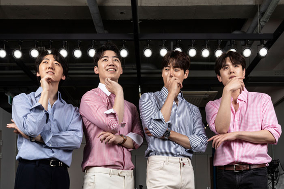  Popera group Letteamor will go on a national concert tour starting from April. From left, members Park Hyun-soo, Gil Byeong-min, Kim Sung-sik and Kim Min-seok. [KIM HYUN-DONG] 